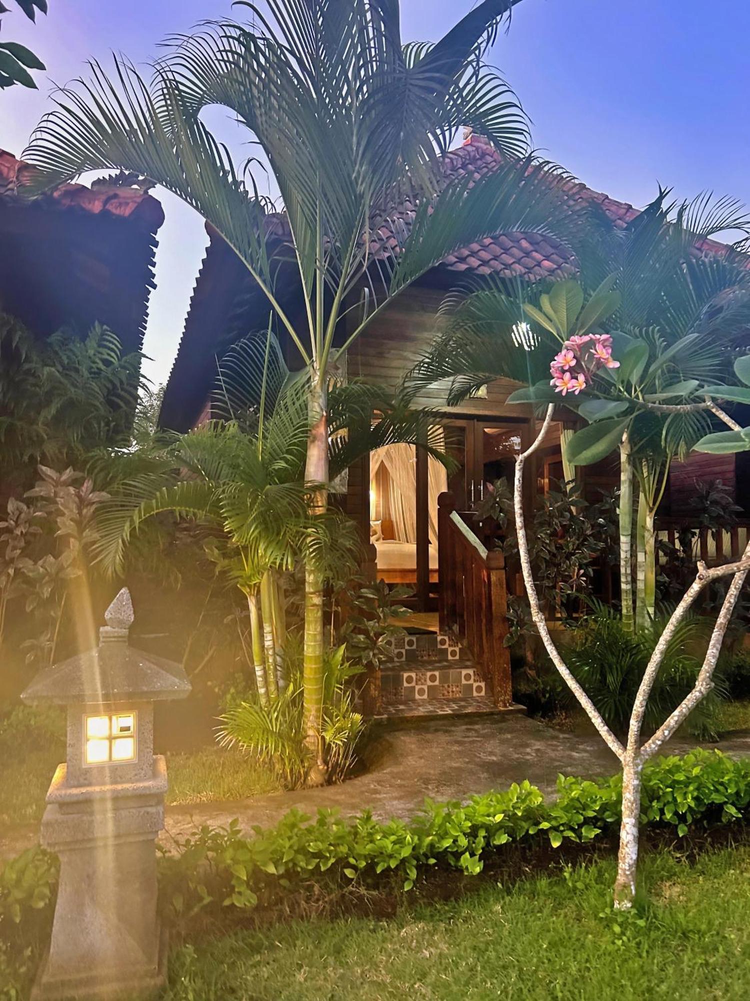Bed and Breakfast Island Garden Huts Lembongan Esterno foto